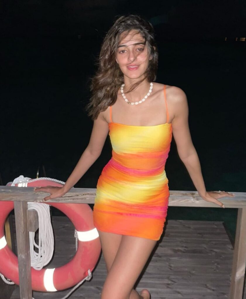 indian-actress-beach