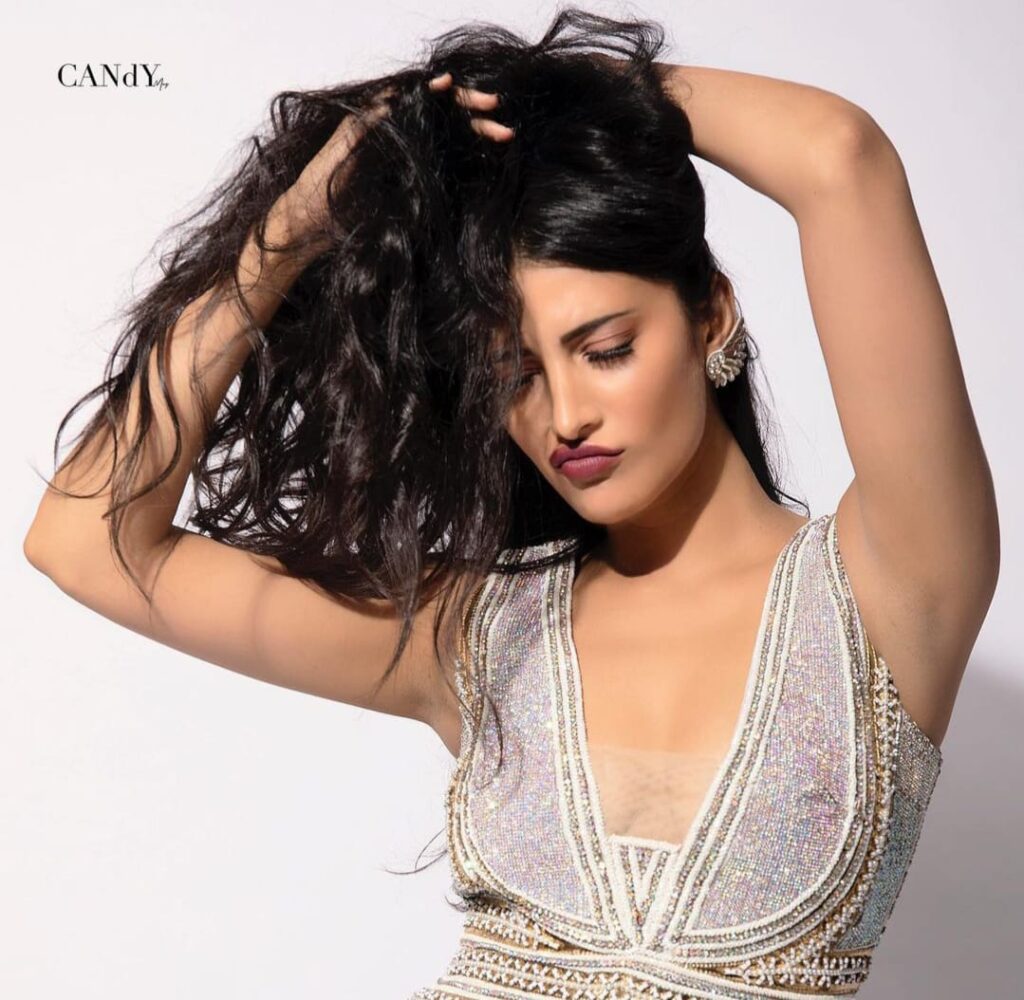 shruti-haasan-armpits