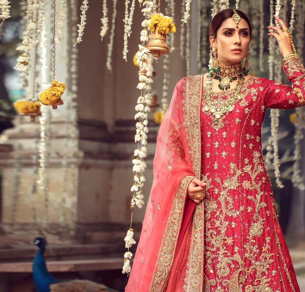 ayeza-khan-bridal-1