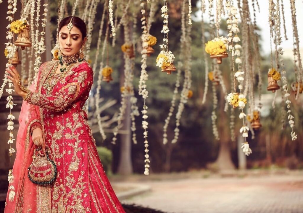 ayeza-khan-bridal-2