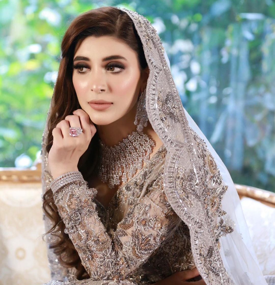Urwa Hocane looks regal in traditional and royal attires - editor times