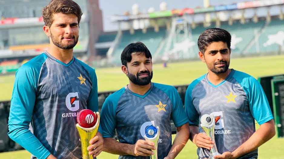 Cricket: Babar, Rizwan and Shaheen receives their ICC trophies