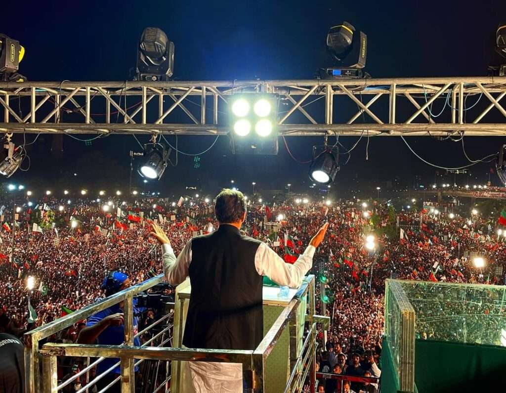 imran-khan-lahore-rally-pictures