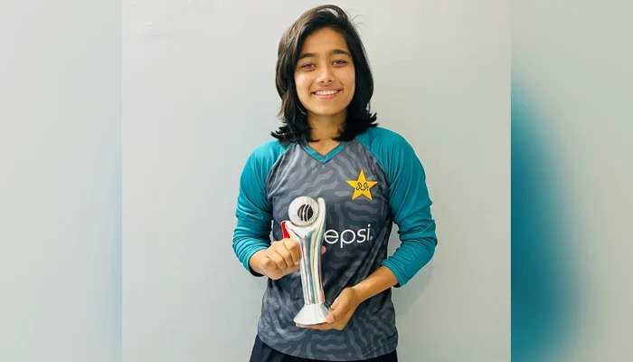 fatima-sana-icc-emerging-cricketer-of-the-year-2021