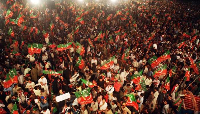 Govt decides to stop PTI Azadi March towards Islamabad