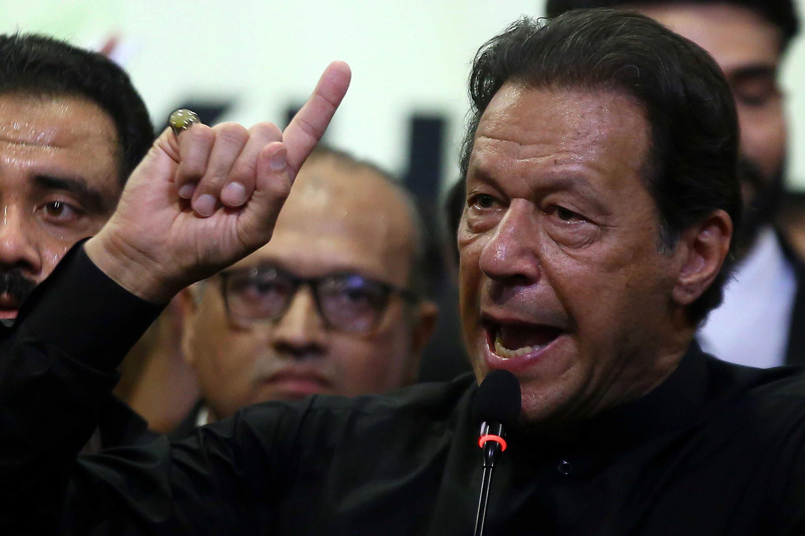 Imran Khan suspends Jail Bharo Tehreek to start election preparations