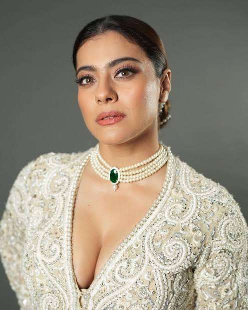 kajol boobs