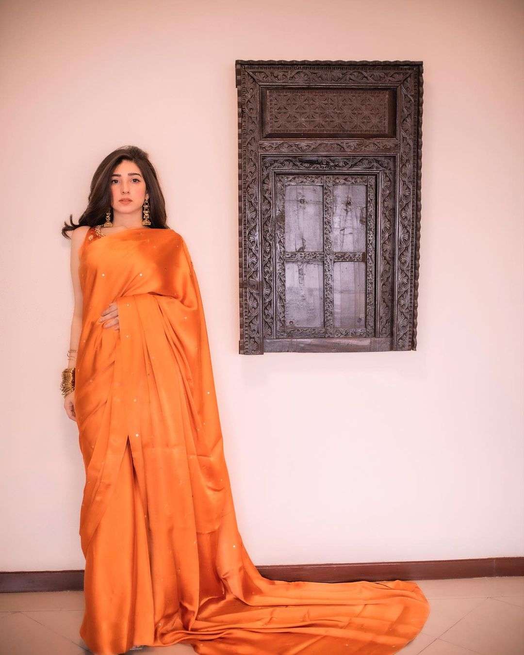 saree photoshoot Pakistani Actresses List