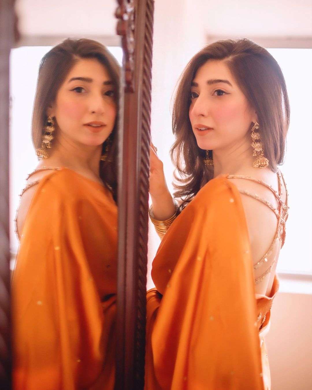 Maryam Nafees Saree Pictures Mariyam Nafees Backless Pictures
