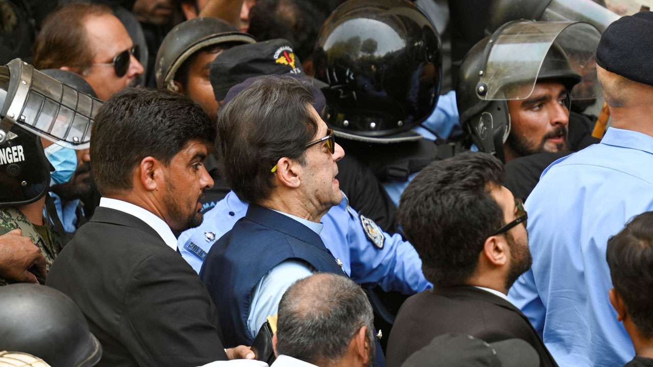 Imran-Khan-arrest-in-Toshakhana-case
