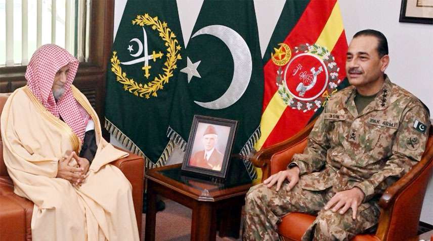 Army-Chief-Asim-Munir-welcomes-Imam-e-Kaaba-Sheikh-Saleh-bin-Abdullah-bin-Muhammad-Humaid