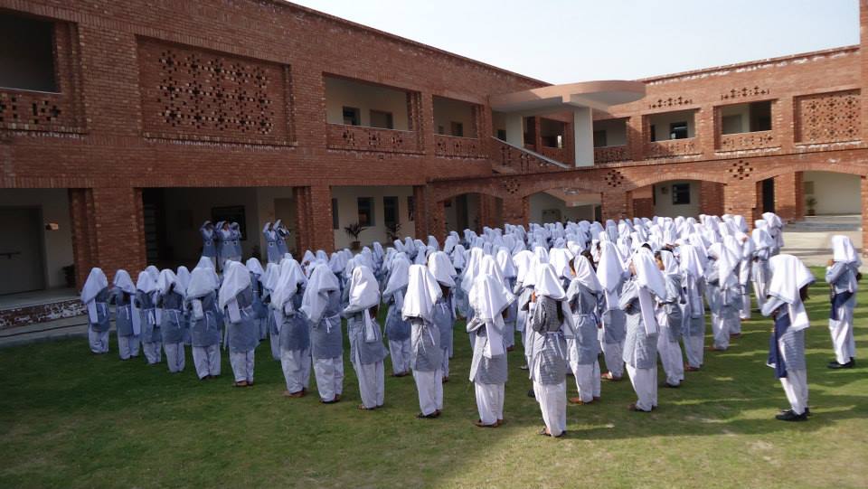 Governor Punjab lauds performance of Danish School System