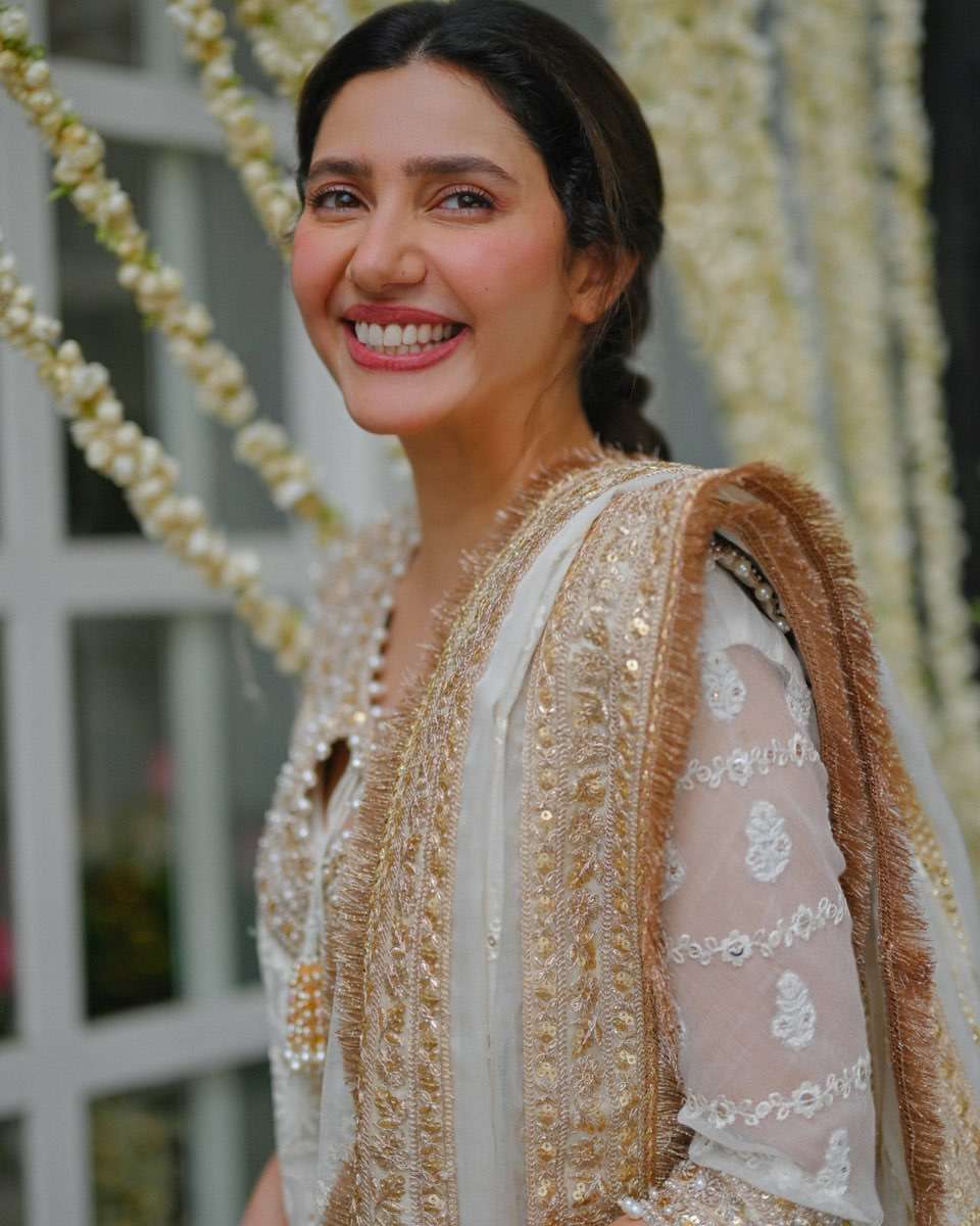 Mahira Khan Smiling