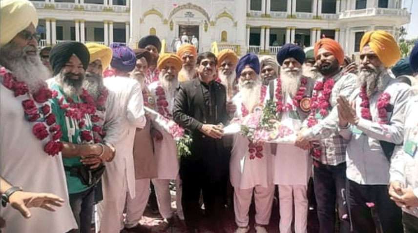 Sikh-Yatrees-arrive-at-Gurdwara-Kartarpur-to-celebrate-Besakhi